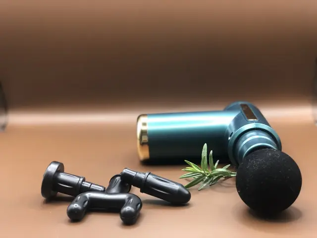 マッサージガンは首に危険？効果がないと言われる理由と安全な使い方